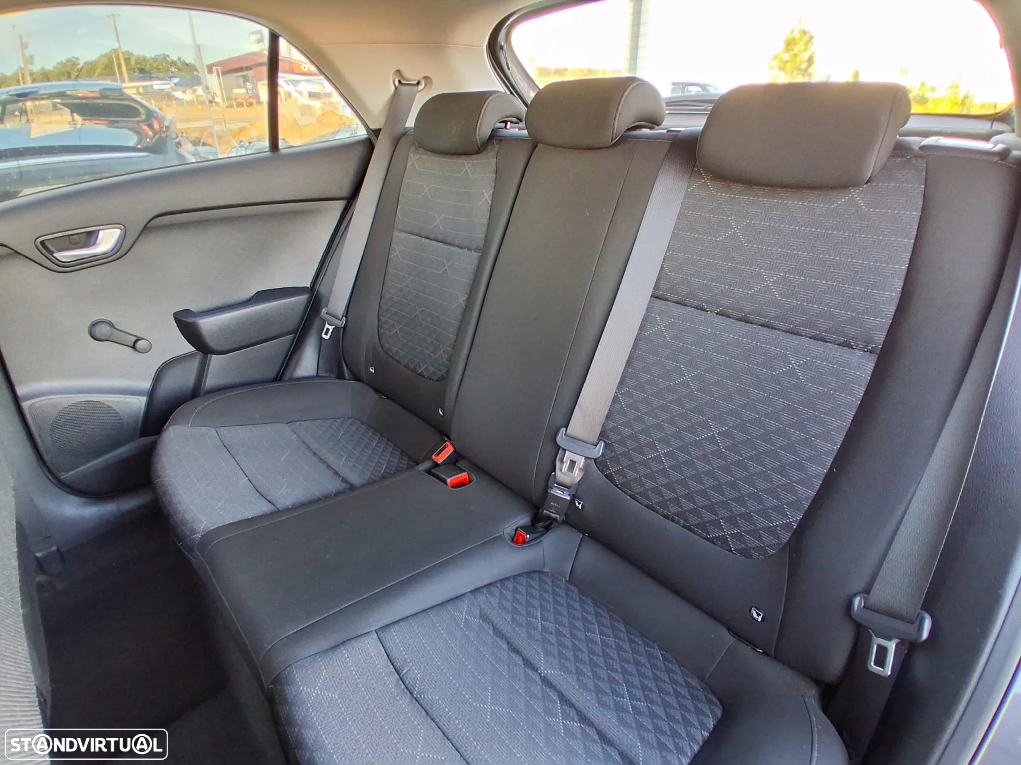 Kia Rio 1.4 CRDi LX - 18