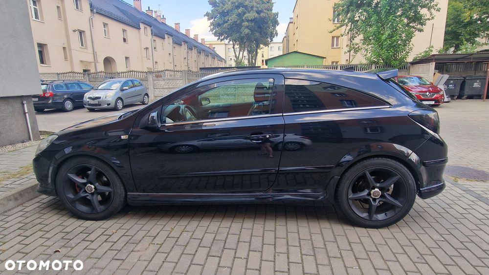 Opel Astra III GTC 1.9 CDTI Sport - 2