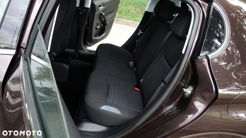 Peugeot 208 120 VTI Allure - 8