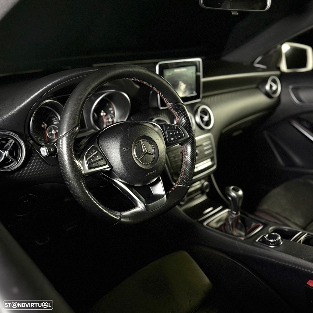 Mercedes-Benz A 180 d AMG Line - 12