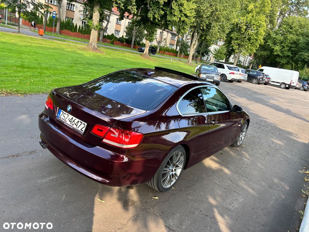 BMW Seria 3 325xi Coupe - 10