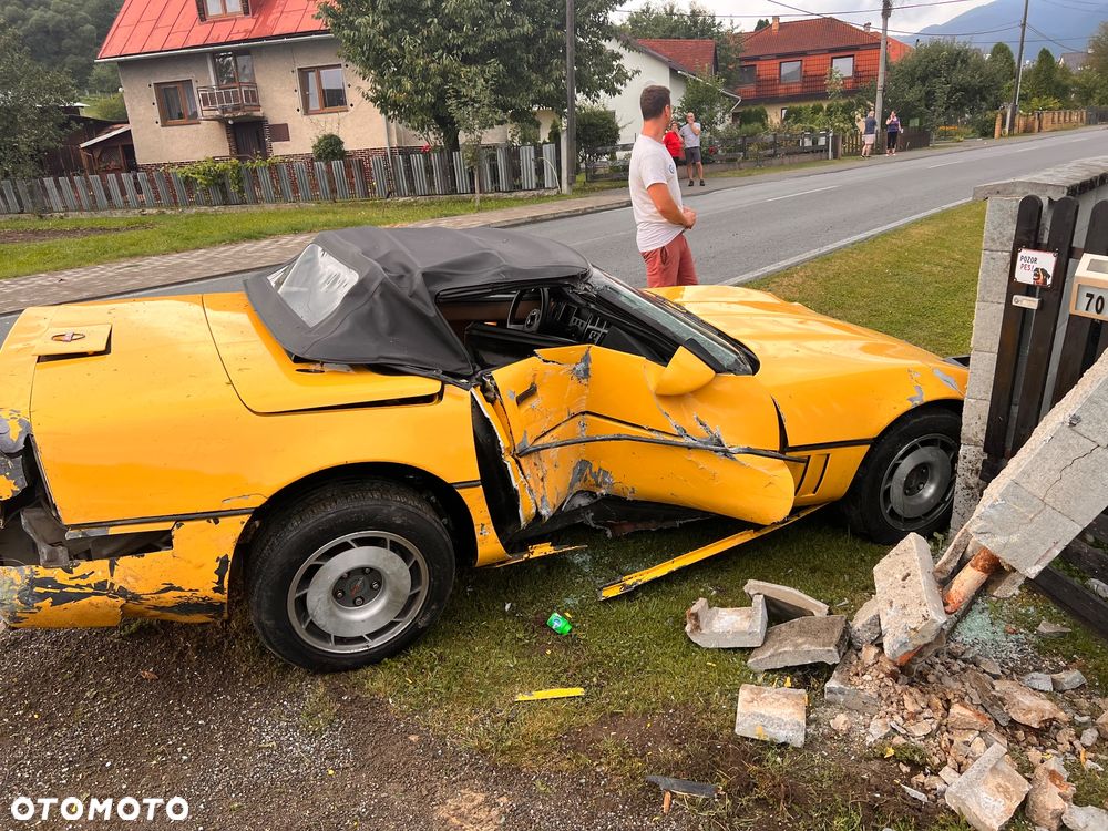 Chevrolet Corvette - 1