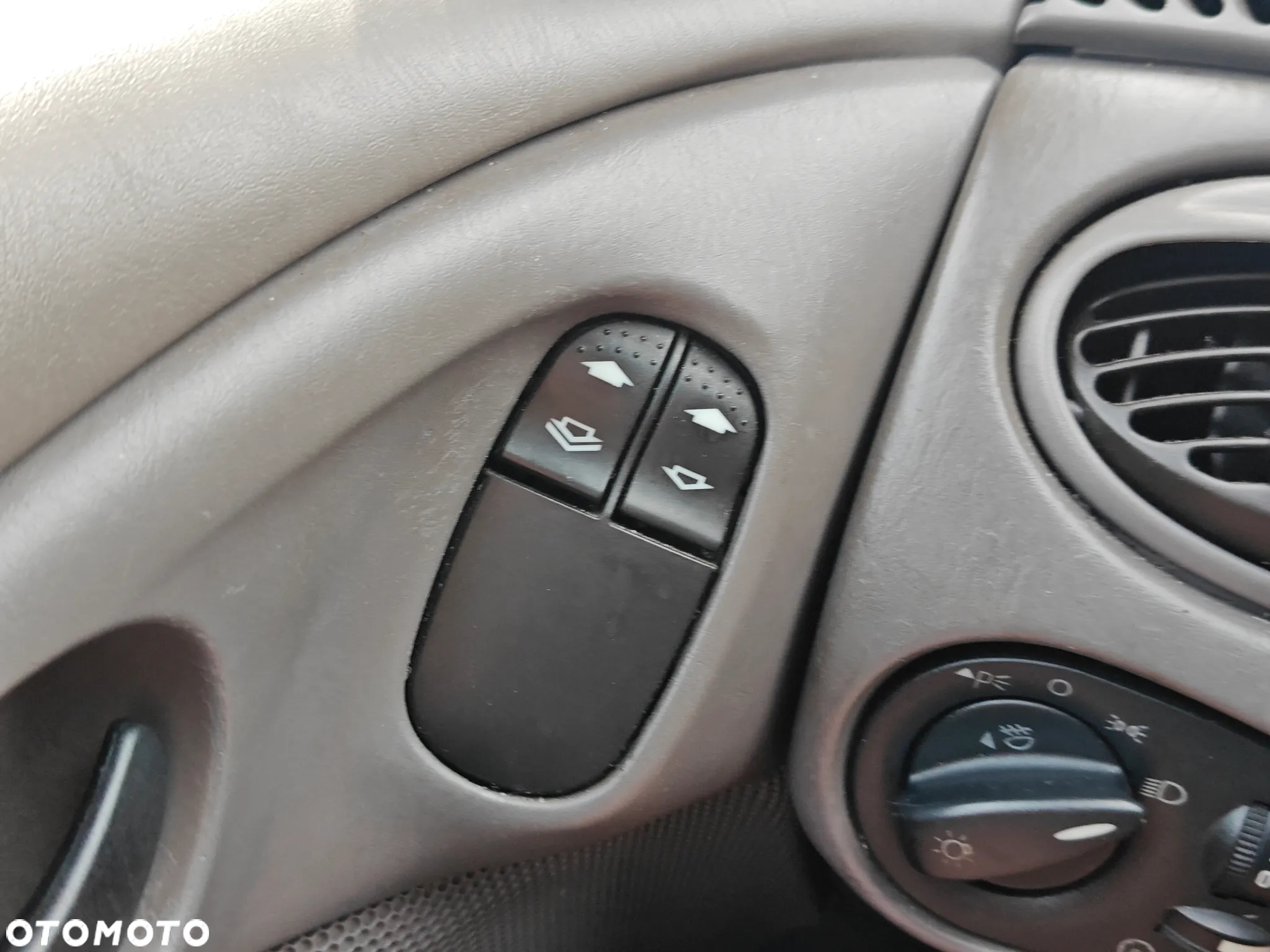 Ford Focus 1.8 Ambiente - 20