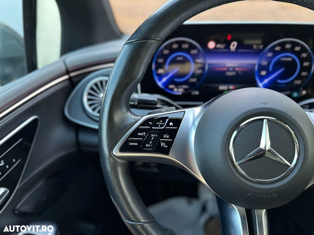 Mercedes-Benz EQE 300 - 19