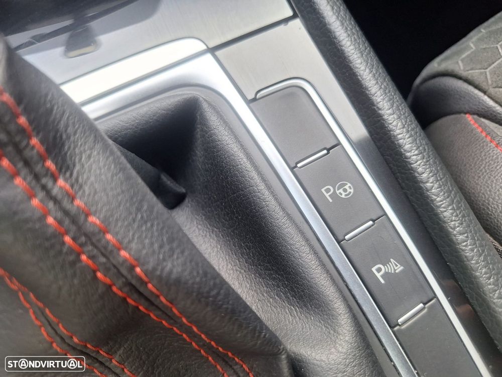 VW Golf 2.0 TSi GTi DSG Performance - 21