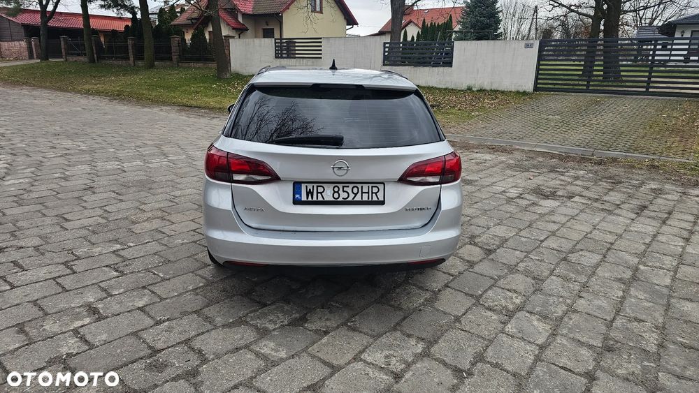 Opel Astra 1.6 CDTI Essentia - 18