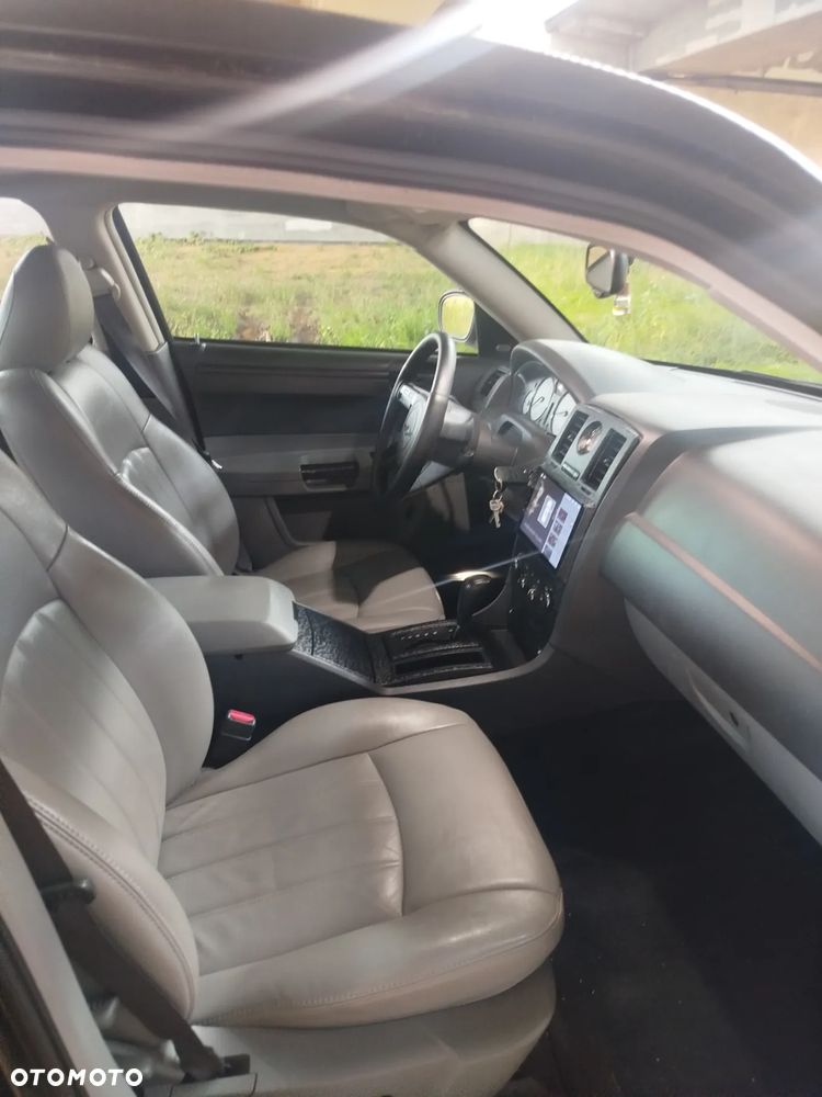 Chrysler 300C 3.5 V6 - 10