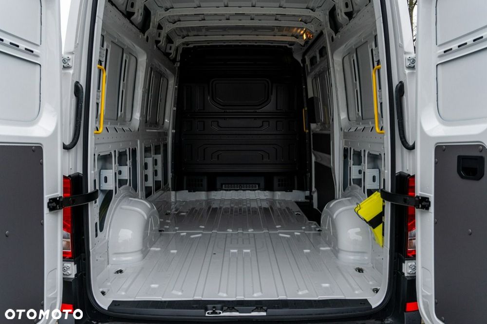 Volkswagen Crafter - 11