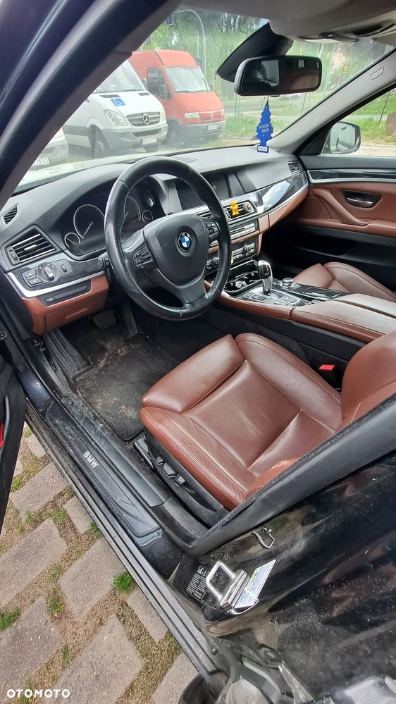 BMW Seria 5 530d xDrive - 7