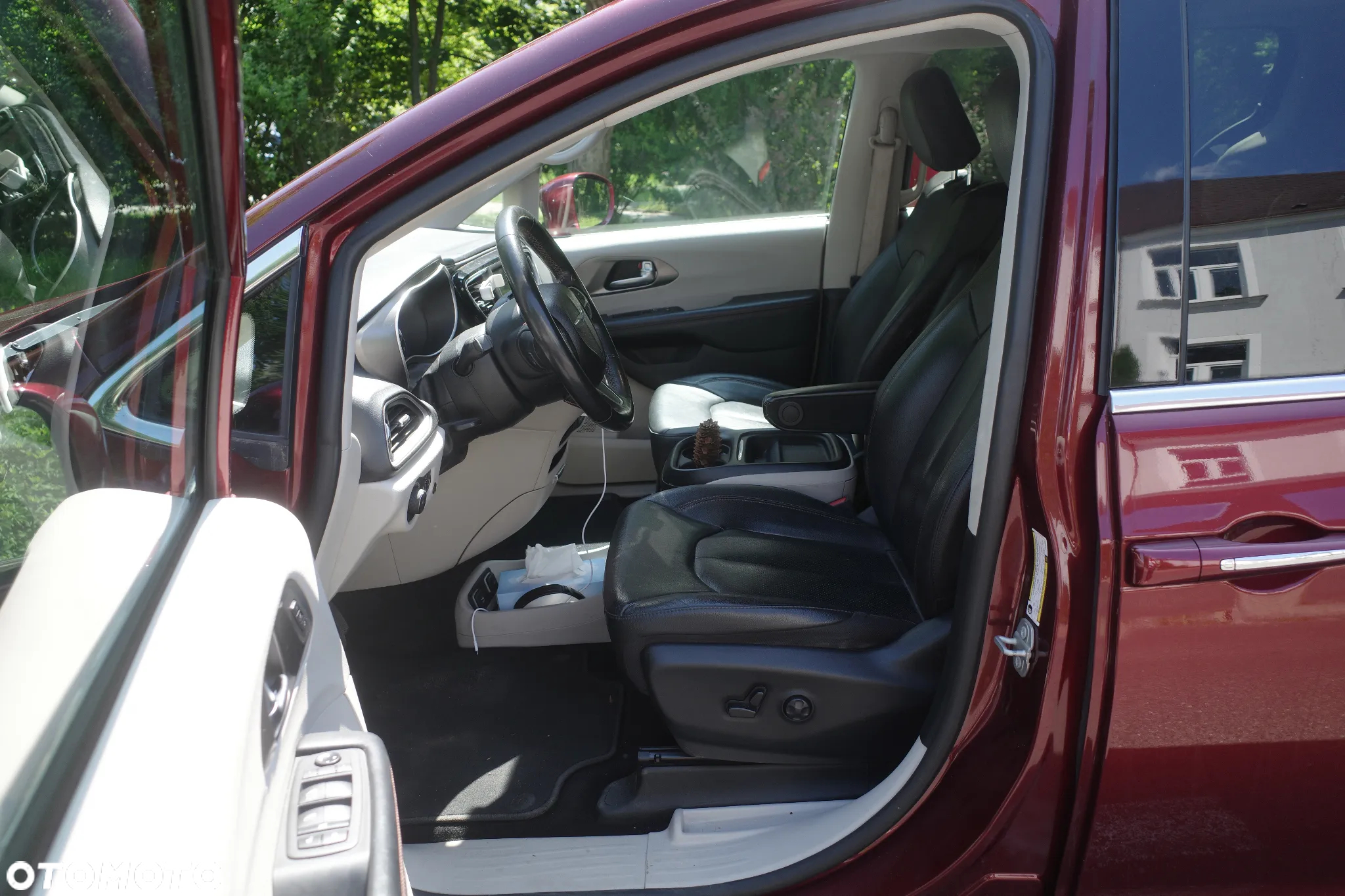 Chrysler Pacifica - 25