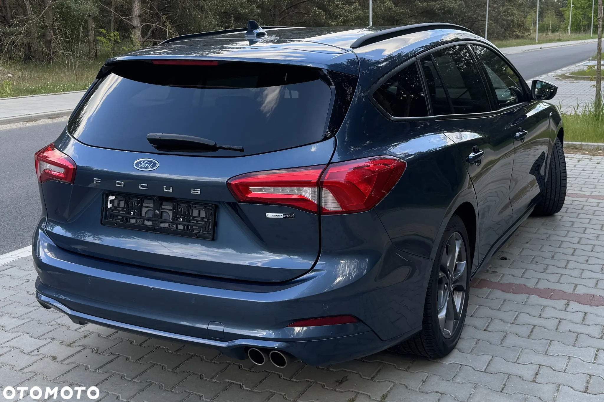 Ford Focus 1.0 EcoBoost Hybrid ST-LINE - 4