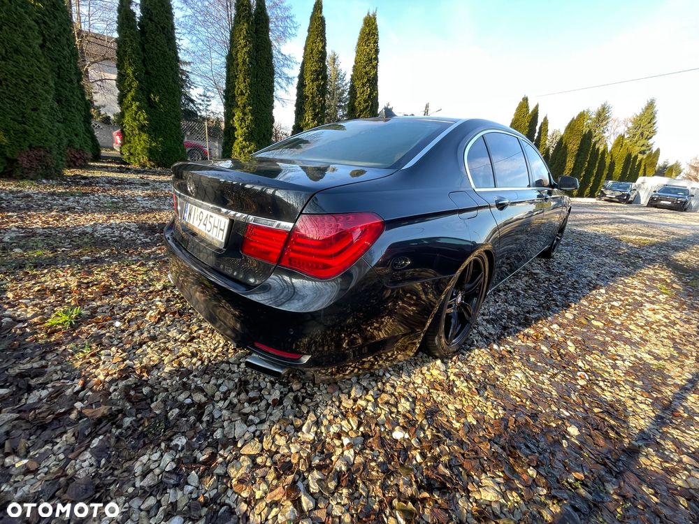 BMW Seria 7 750i L xDrive - 7