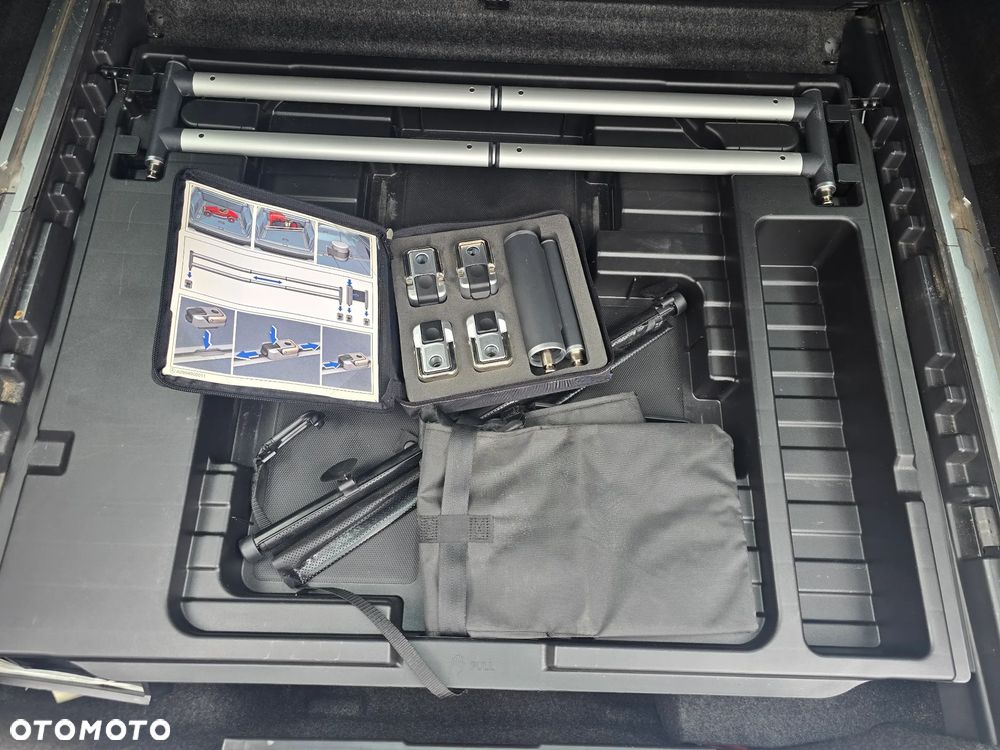 Mercedes-Benz Klasa E 220 CDI DPF BlueEFFICIENCY 7G-TRONIC Avantgarde - 18