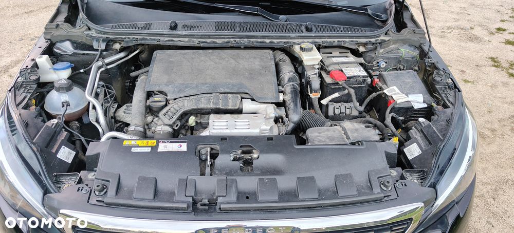 Peugeot 308 1.2 PureTech GPF Allure S&S - 19