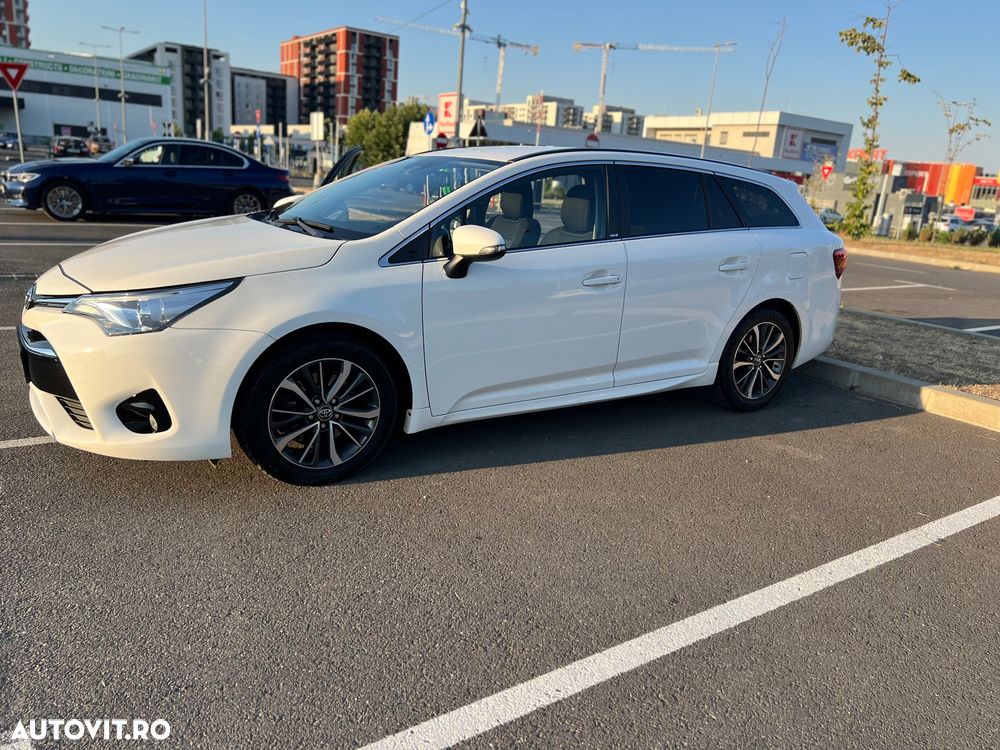 Toyota Avensis 2.0 D-4D Executive - 11