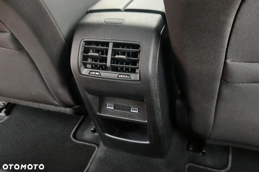 Peugeot 308 1.2 PureTech Allure S&S EAT8 - 21