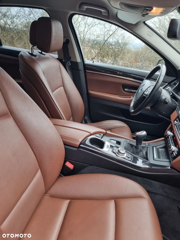 BMW Seria 5 520d - 27