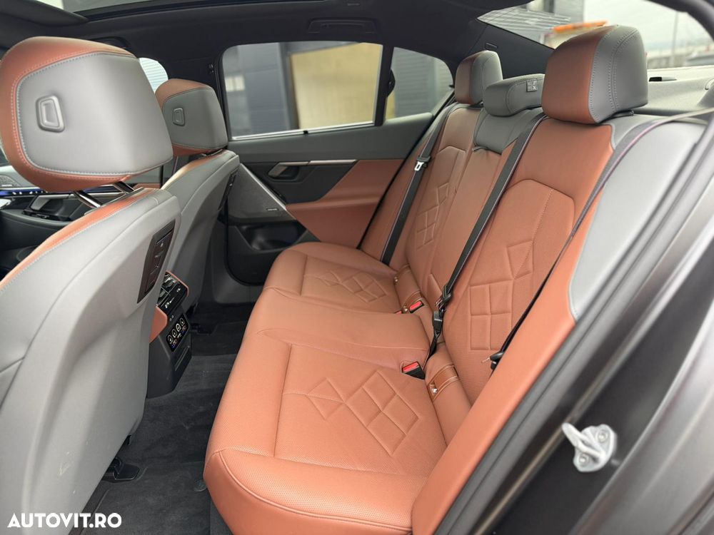 BMW Seria 5 550e xDrive AT PHEV - 15