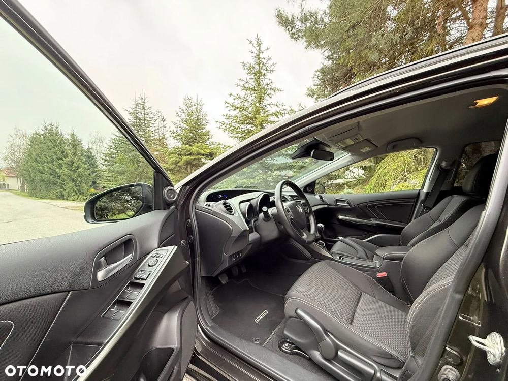 Honda Civic 1.6 i-DTEC Executive Black Edition - 13