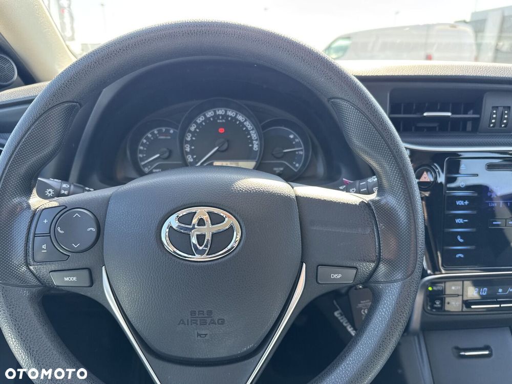 Toyota Auris - 18