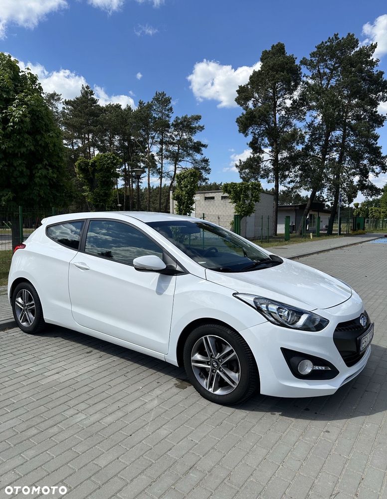 Hyundai i30 Fastback 1.6 CRDI Comfort - 1