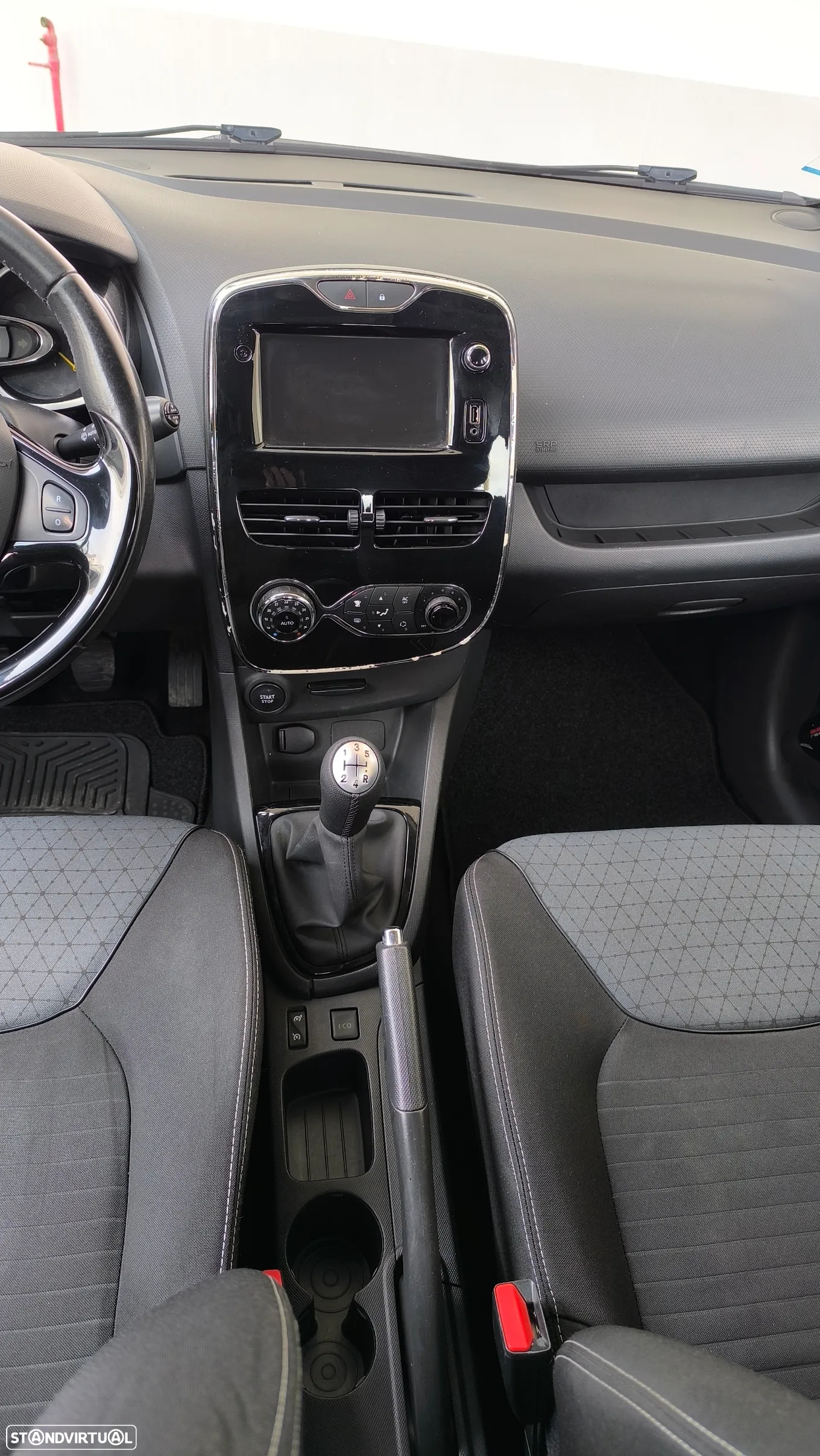 Renault Clio 0.9 TCE Dynamique S - 12