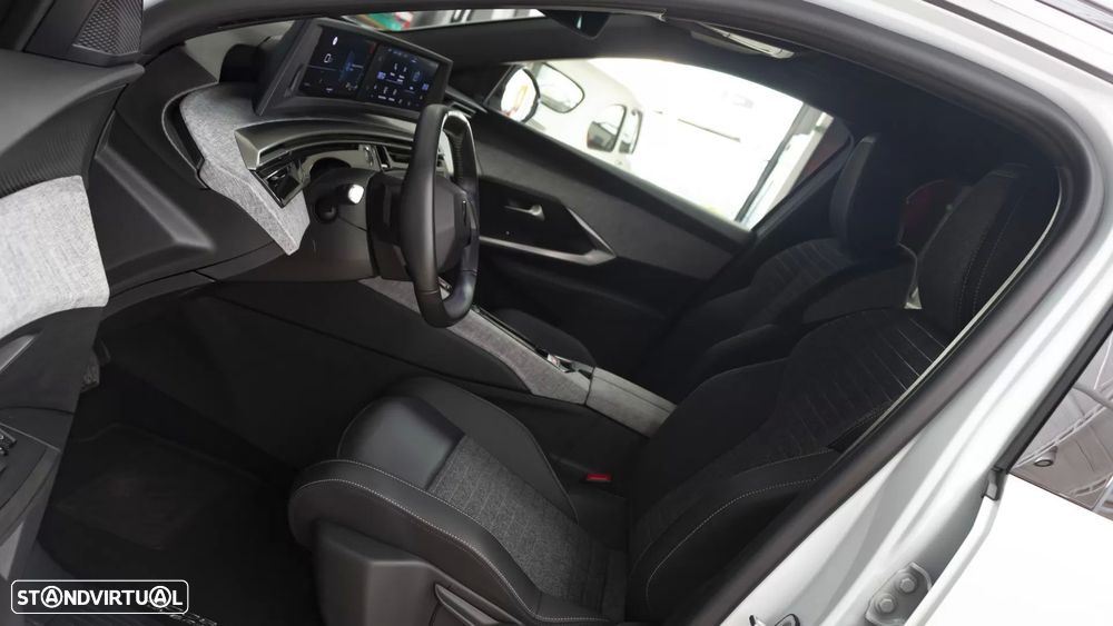 Peugeot 5008 1.2 Hybrid Allure e-DCS6 — fotografia 18