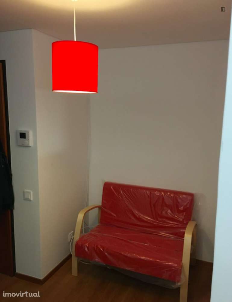 Quarto - localizado em Paranhos Porto - Grande imagem: 4/9