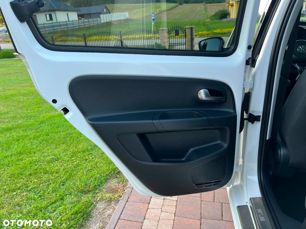 Volkswagen up! high - 16