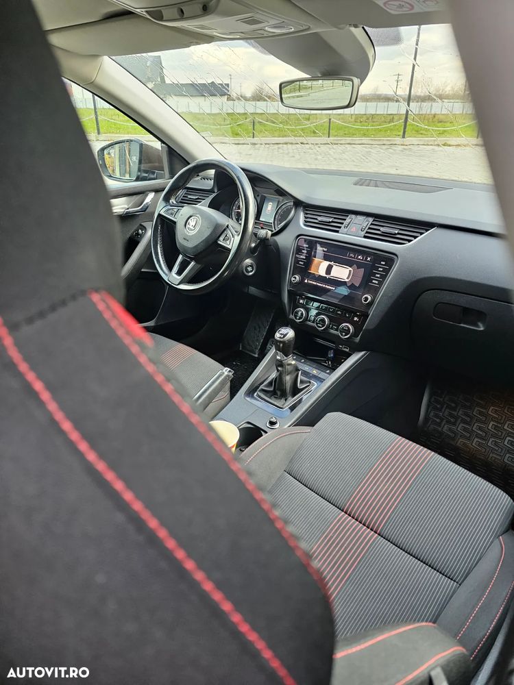 Skoda Octavia Combi 2.0 TDI 4x4 Ambition - 4