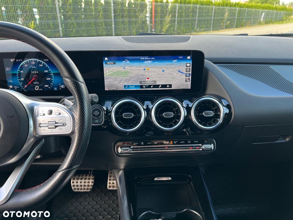 Mercedes-Benz GLA 200 d AMG Line - 23
