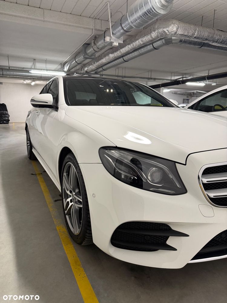 Mercedes-Benz Klasa E 220 d 4-Matic 9G-TRONIC - 25