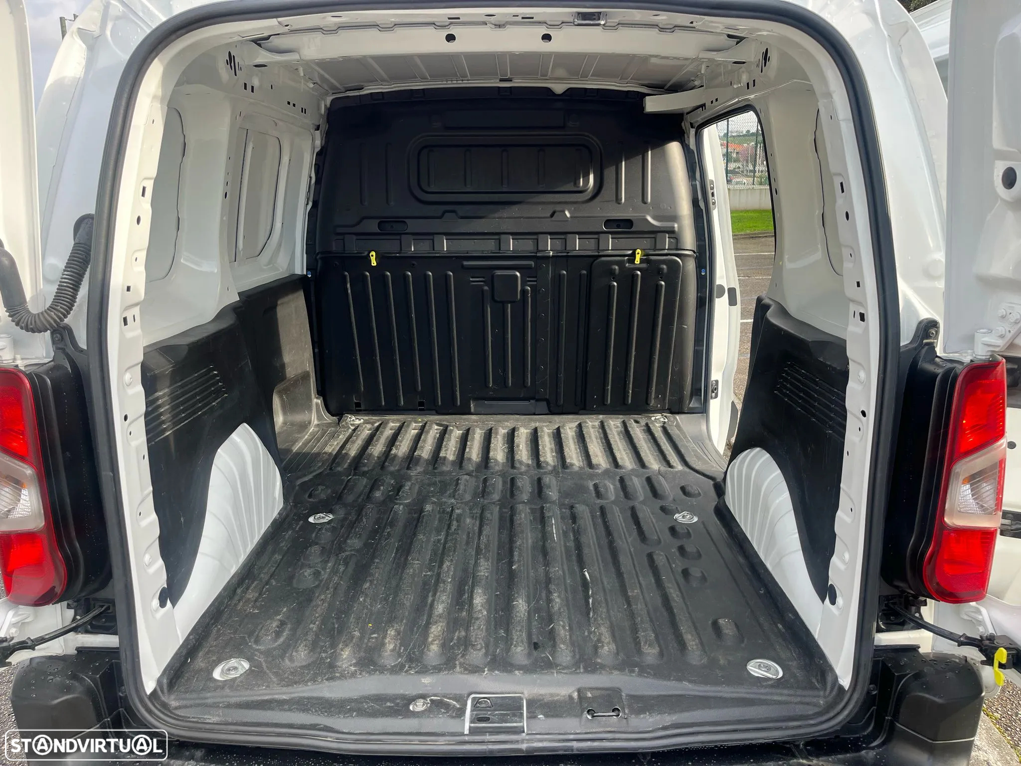 Toyota PROACE CITY L1 1.5 102cv - AC - IVA DEDUTÍVEL - 16
