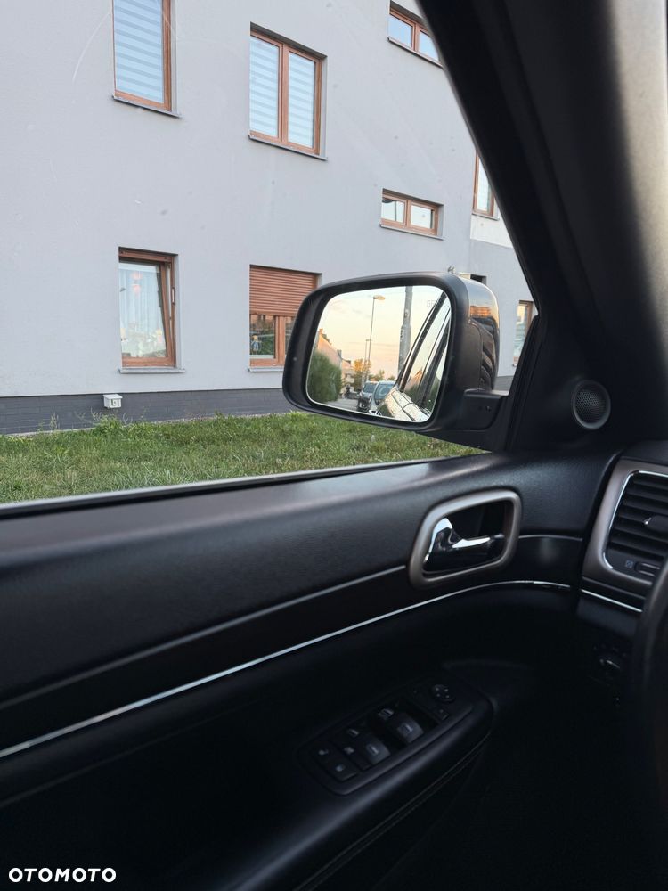 Jeep Grand Cherokee - 14