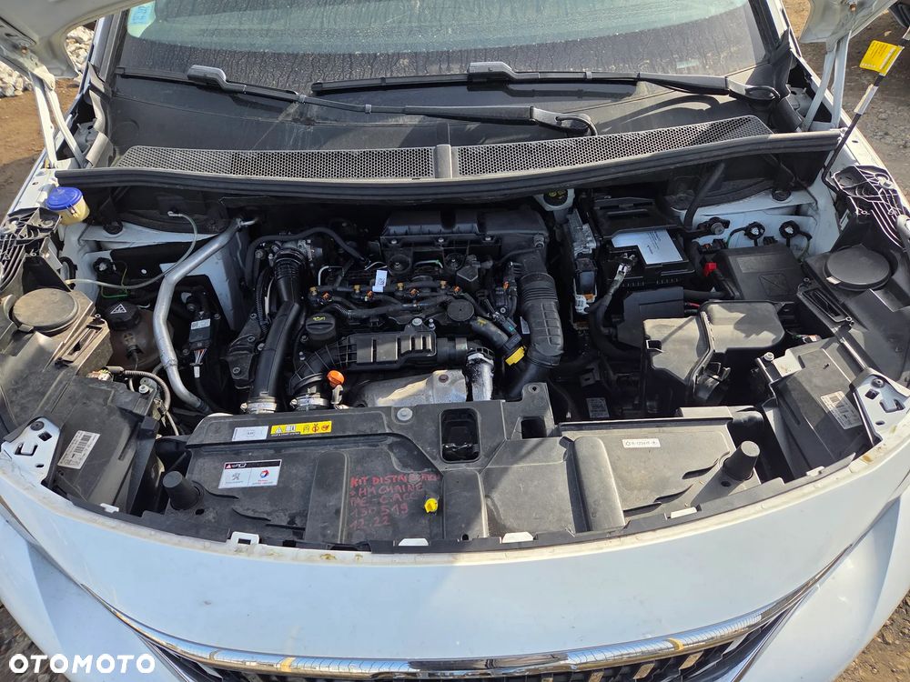 Peugeot 3008 BlueHDi 130 Stop & Start EAT8 Allure - 5