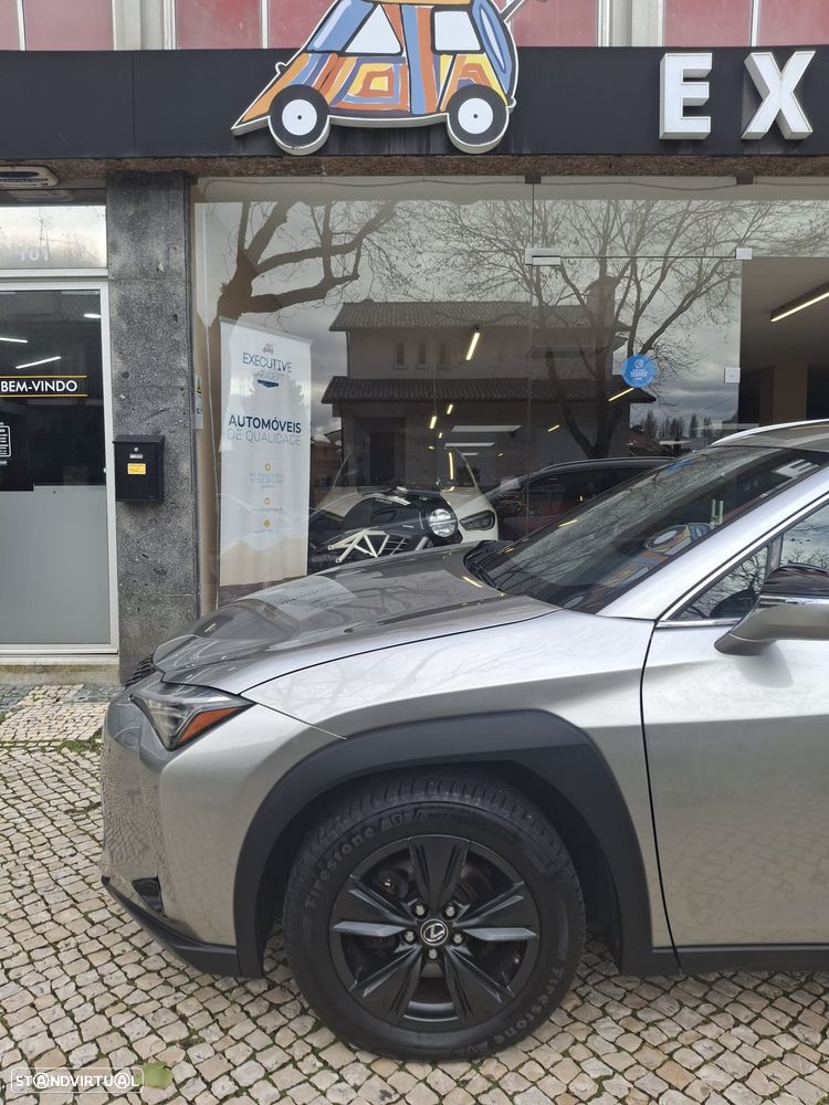 Lexus UX 250h Business - 4