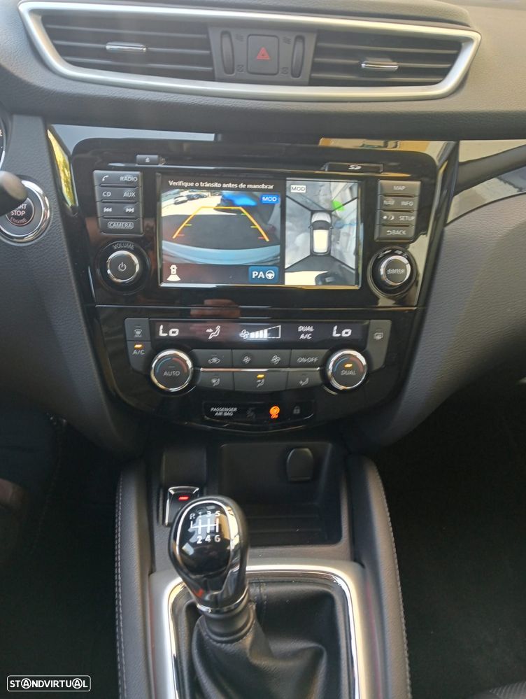 Nissan Qashqai 1.6 dCi Tekna Premium 17 Pele S Alcantara - 16