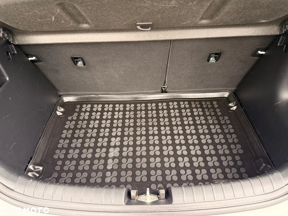 Kia Rio 1.4 L - 19