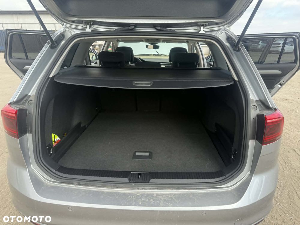 Volkswagen Passat - 18