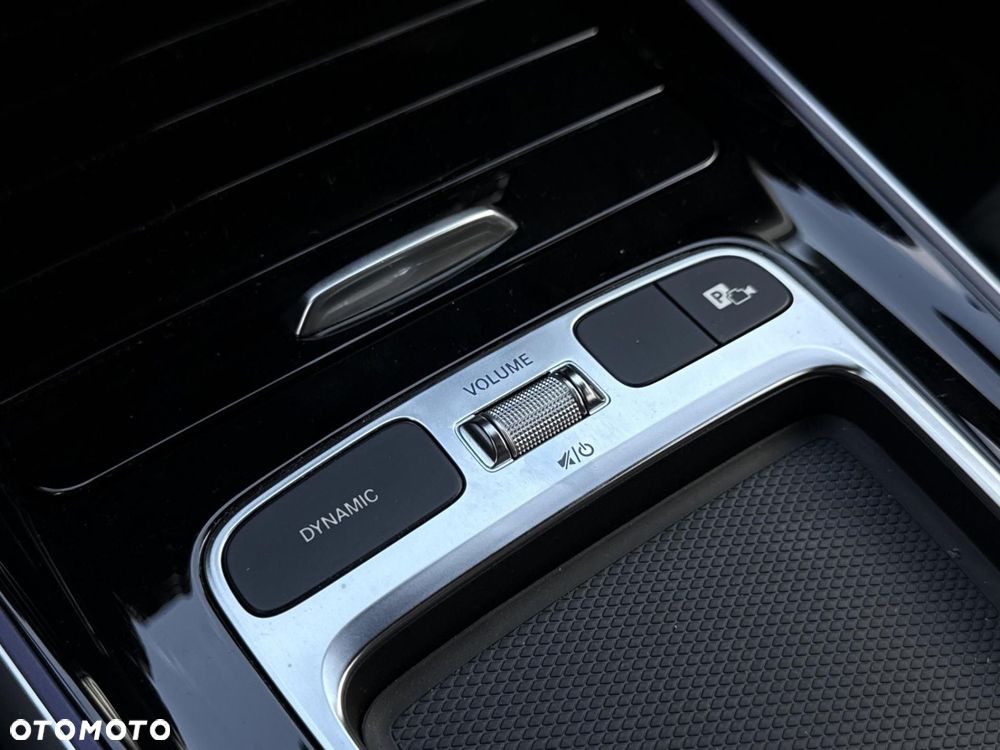 Mercedes-Benz GLB - 23