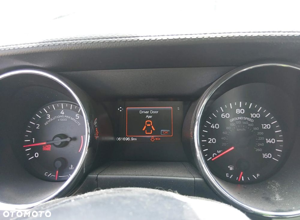 Ford Mustang 5.0 V8 GT - 12