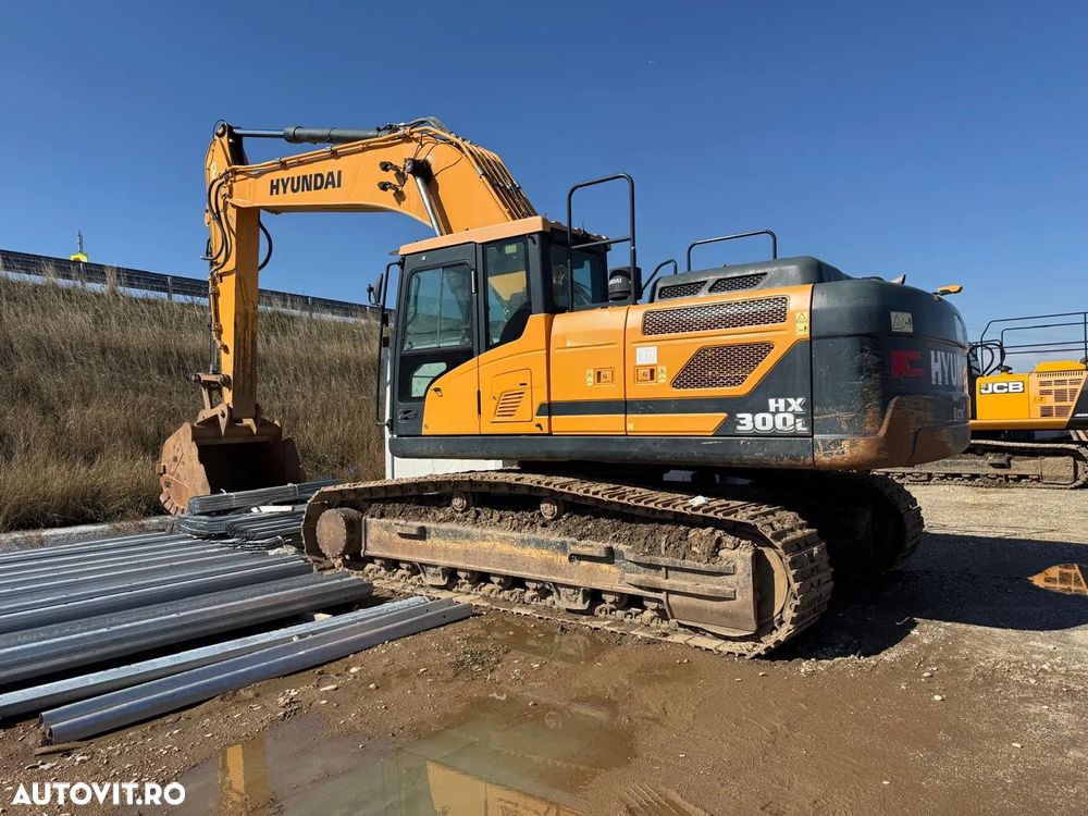 Hyundai HX300 - 1