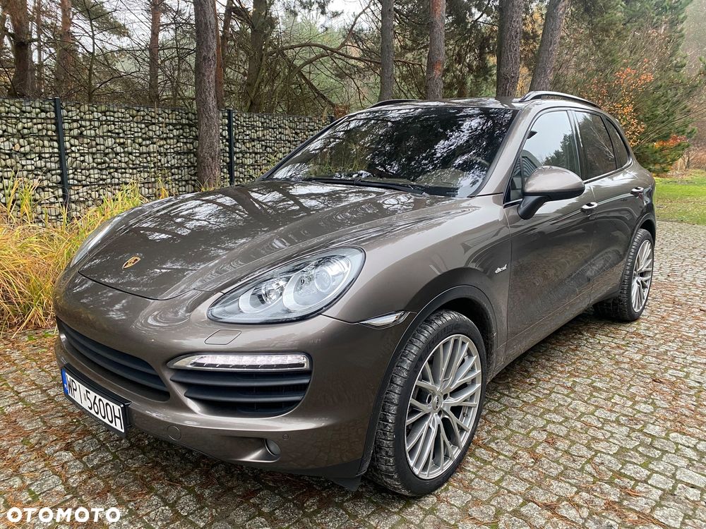 Porsche Cayenne - 1