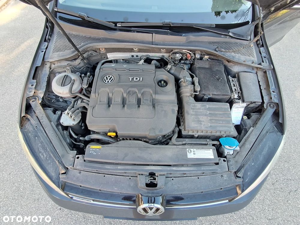 Volkswagen Golf 2.0 BlueTDI Highline - 35