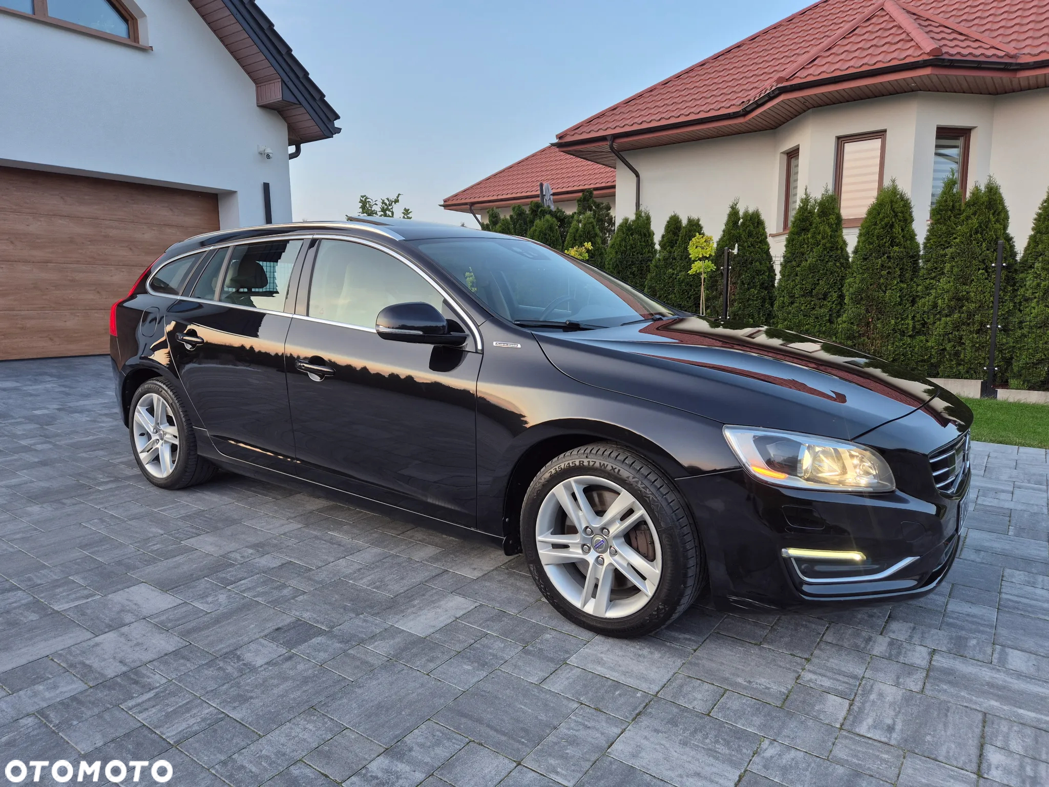 Volvo V60 D6 Plug-In-Hybrid AWD Geartronic Summum - 32