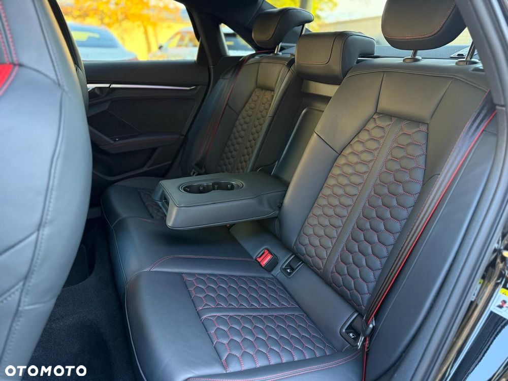 Audi RS3 Limousine - 22