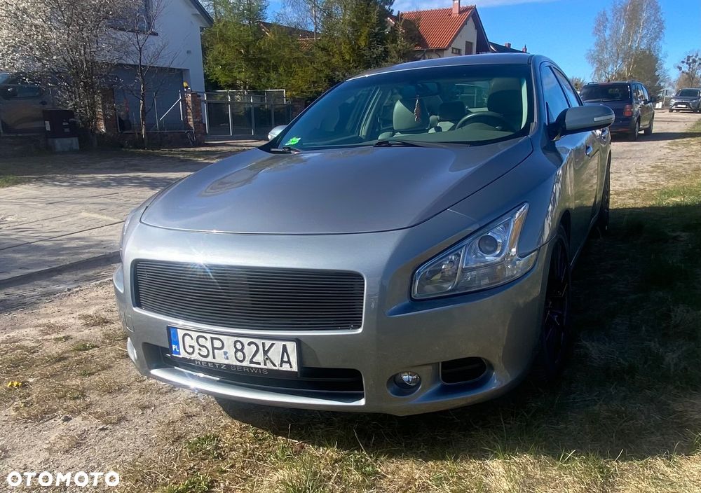 Nissan Maxima - 8