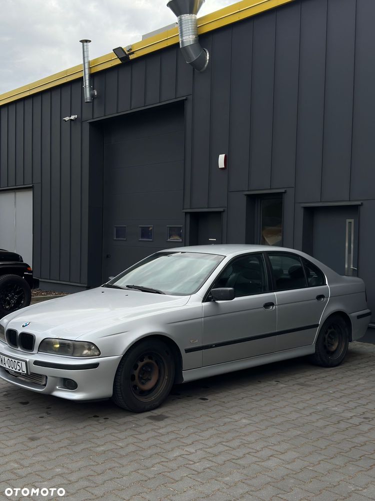 BMW Seria 5 525d - 2