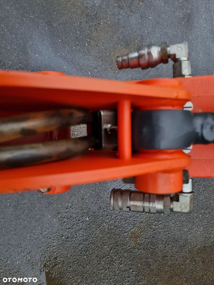 Kubota U10 Minikoparka Japońska 1.1tony. HURT! z Norwegii każda sztuka IGŁA! Zero śladów zużycia ładny stan gąsienic. Rok od 2015 do 2019. Jedna cena! Silnik 3 cylindry. Minikoparki sprowadzone z Norwegii. Rozsuwane Podwozia. Szybka Wolna jazda. Wyjscia dodatkowe na młot lub wiertnice. Serwisowane w DEKRA. Okazja do wyczerpania zapasów!  Zero luzów czy wycieków. Maszyny Pochodzą z dużej szkółki roślinnej. Potężna moc. Wersja Norweska - 22