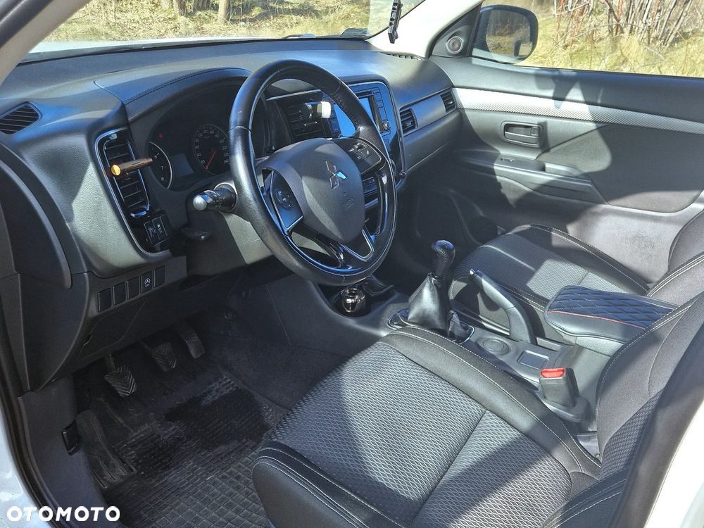 Mitsubishi Outlander 2.0 City Style 2WD - 17